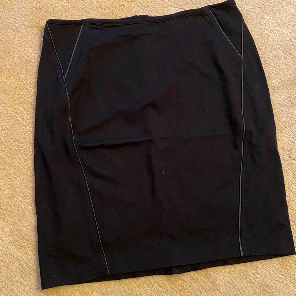 🍁Chico’s “So Slimming” Black Knit Skirt, Size 3 (16)